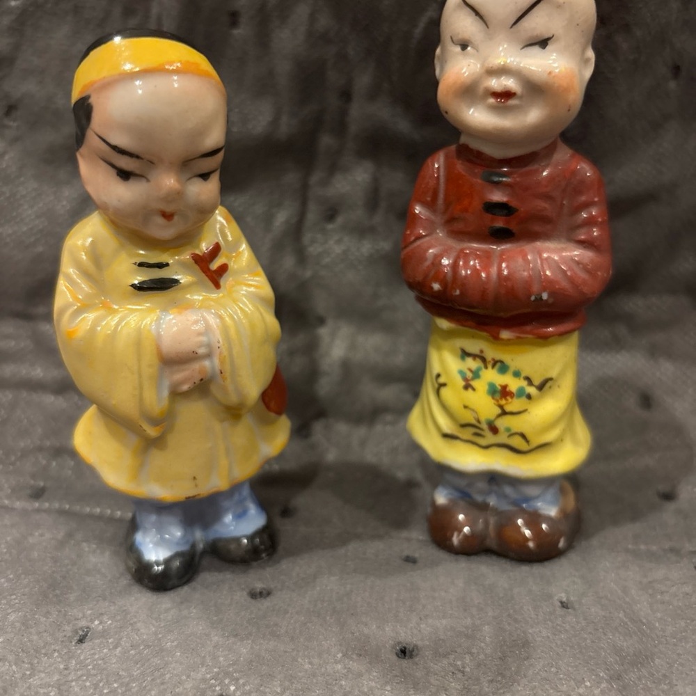 Vintage Japan Ceramic Figurines Set - Yellow and Red